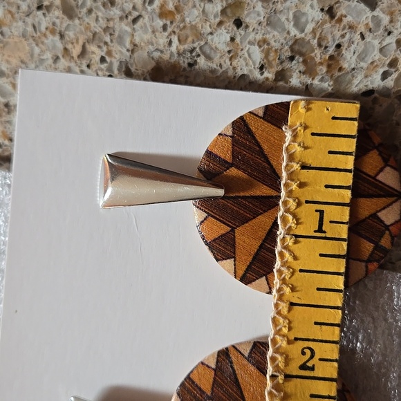 Elegant White and Brown Earrings Set of 2 - Picture 14 of 17